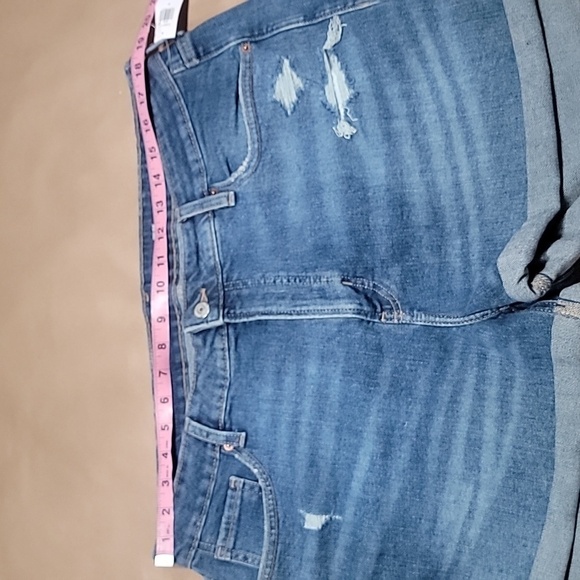 Old Navy Size 18 O.G. Straight High Rise Cuffed Denim Jean Shorts, NEW with Tag - Picture 4 of 11